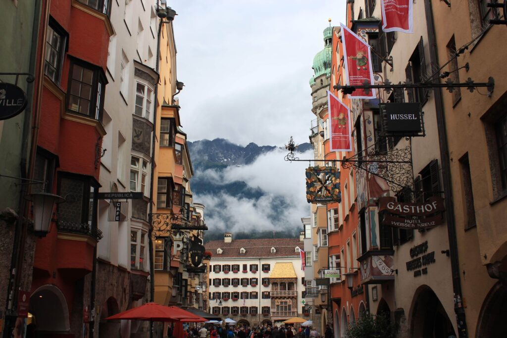 Entdecke das MEININGER Hotel in Innsbruck