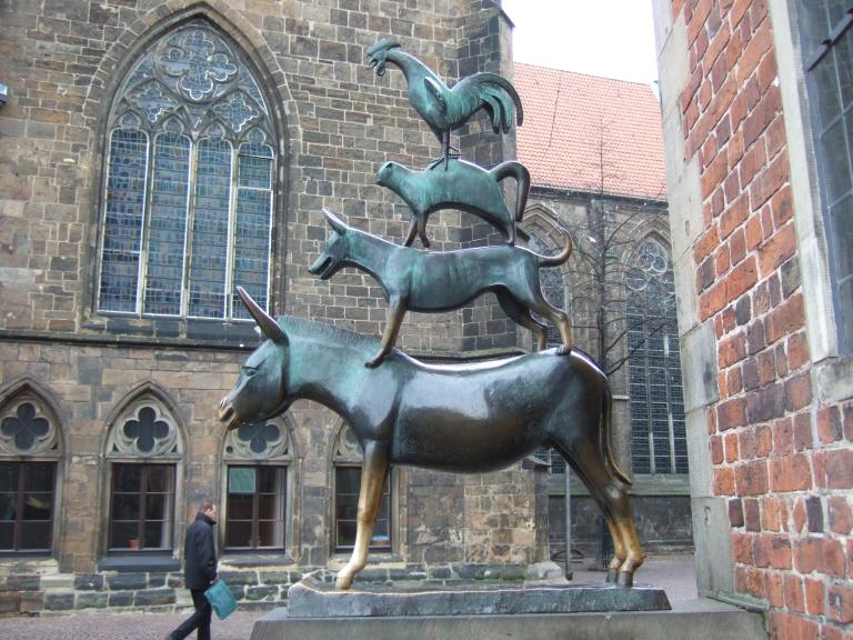Bremen mit kleinem Budget - Bremer Stadtmusikanten Skulptur