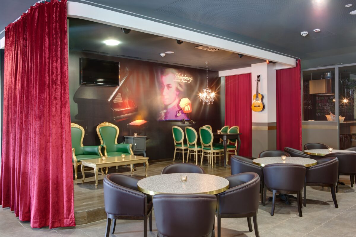 Salzburger Weihnachtsmarkt 2024 MEININGER Hotels