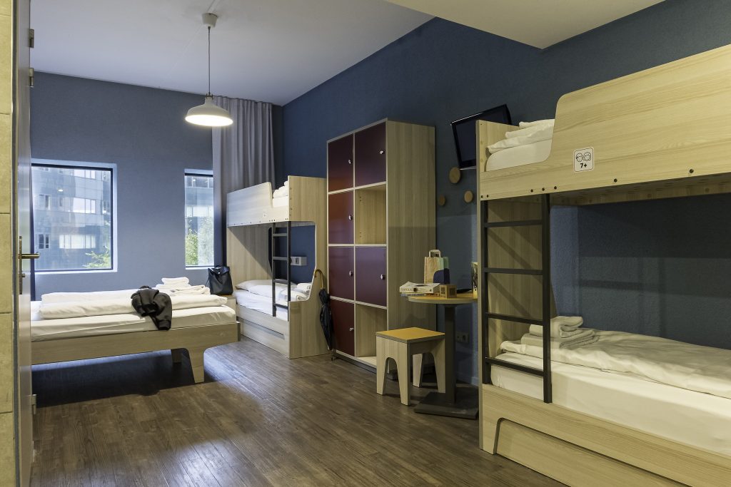 MEININGER Hotel Amsterdam City West spacious room with bunk beds and lockers for groups