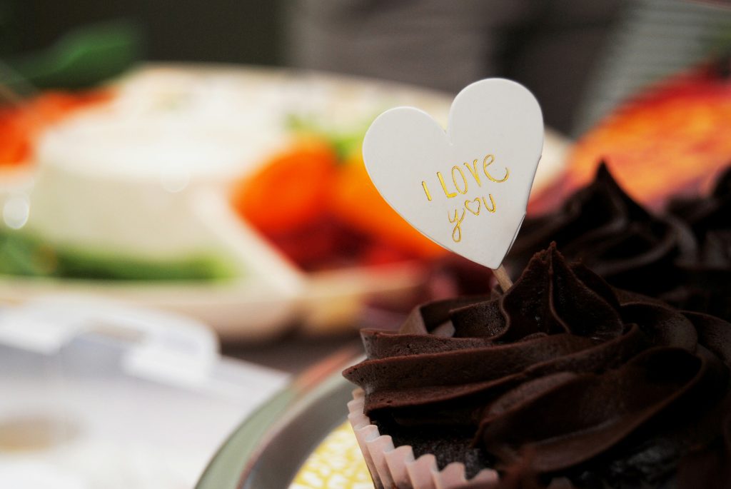 Romantic things to do in Cologne: chocolate mousse with an "I love you" heart