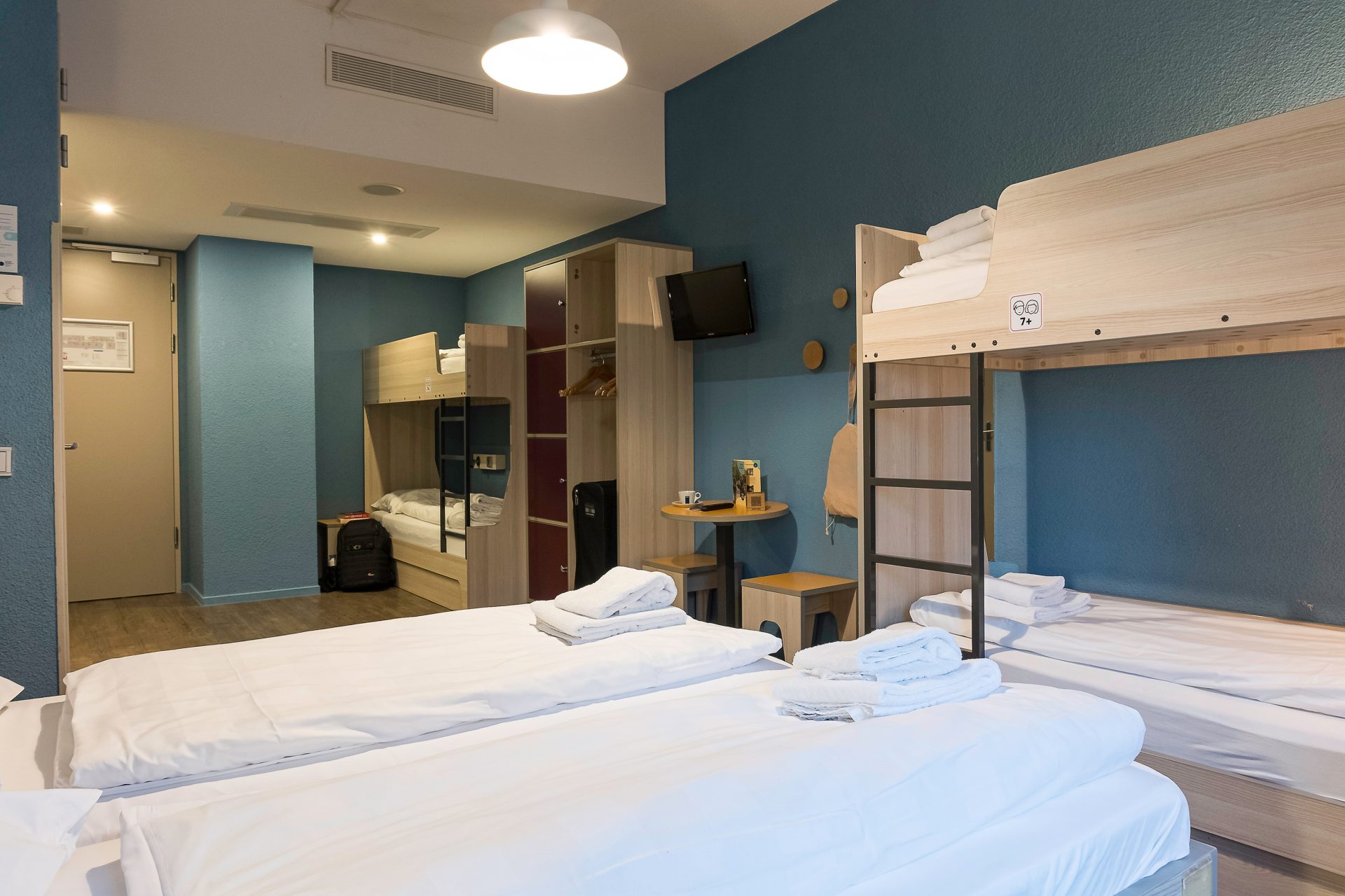 Cosy MEININGER bunk room with private en-suite, ideal for groups