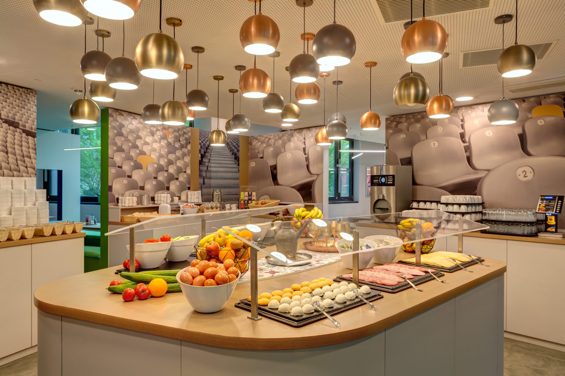 Breakfast room at MEININGER Hotel munchen Olympiapark