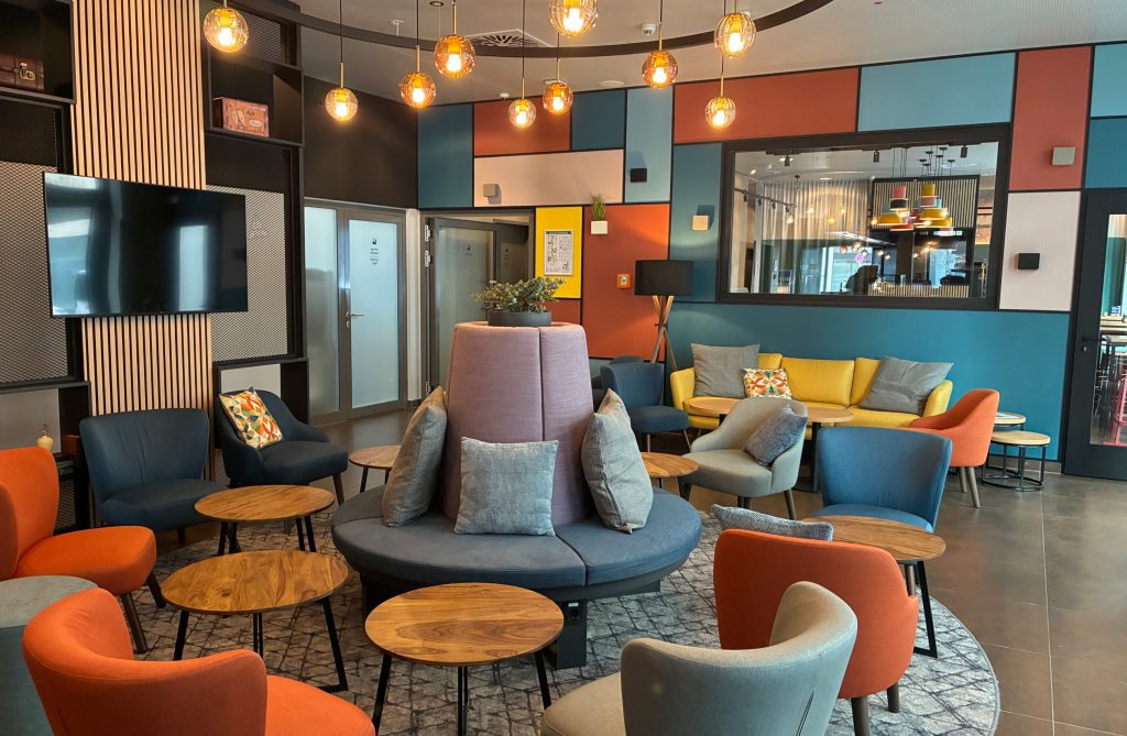 Espace commun au MEININGER Hotel Frankfurt/Main Airport