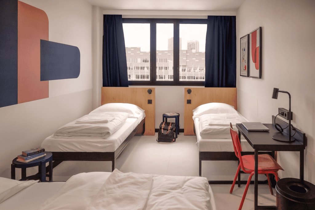 Multi bed room in our MEININGER Hotel Barcelona