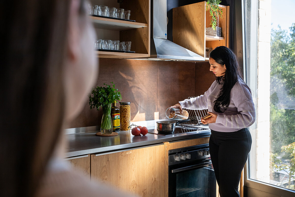 Cuisine commune MEININGER Hotel Berlin Tiergarten