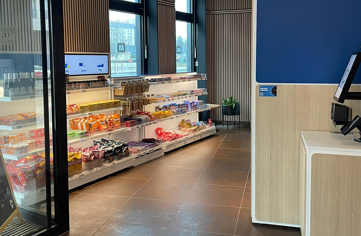 Mini market MEININGER Hotel Frankfurt/Main Airport