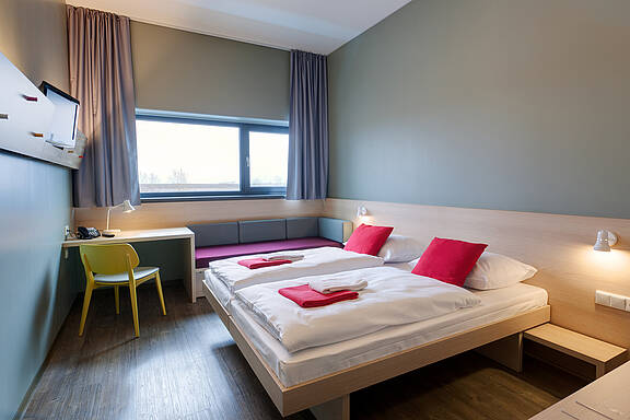 MEININGER Hotel Berlin Airport - Single-/ Double Room