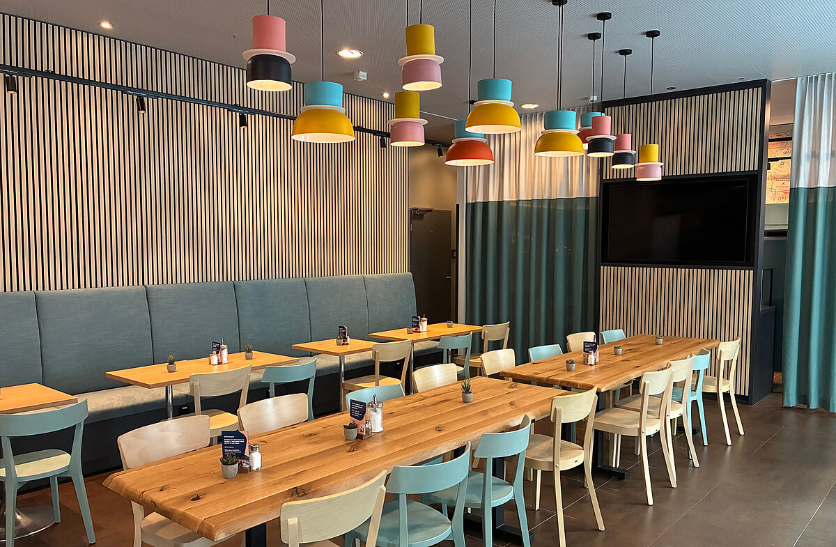 Breakfast room MEININGER Hotel Frankfurt/Main Airport