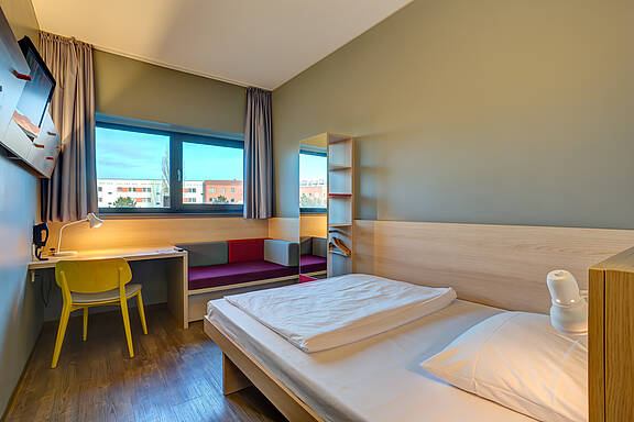 MEININGER Hotel Berlin Airport - Chambre Simple / Double