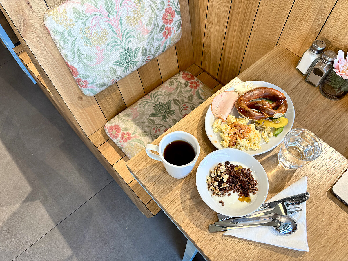 Salle de petit déjeuner MEININGER Hotel München Zentrum