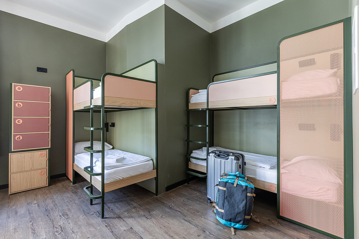 Multi-bed MEININGER Hotel Berlin Mitte "Humboldthaus"