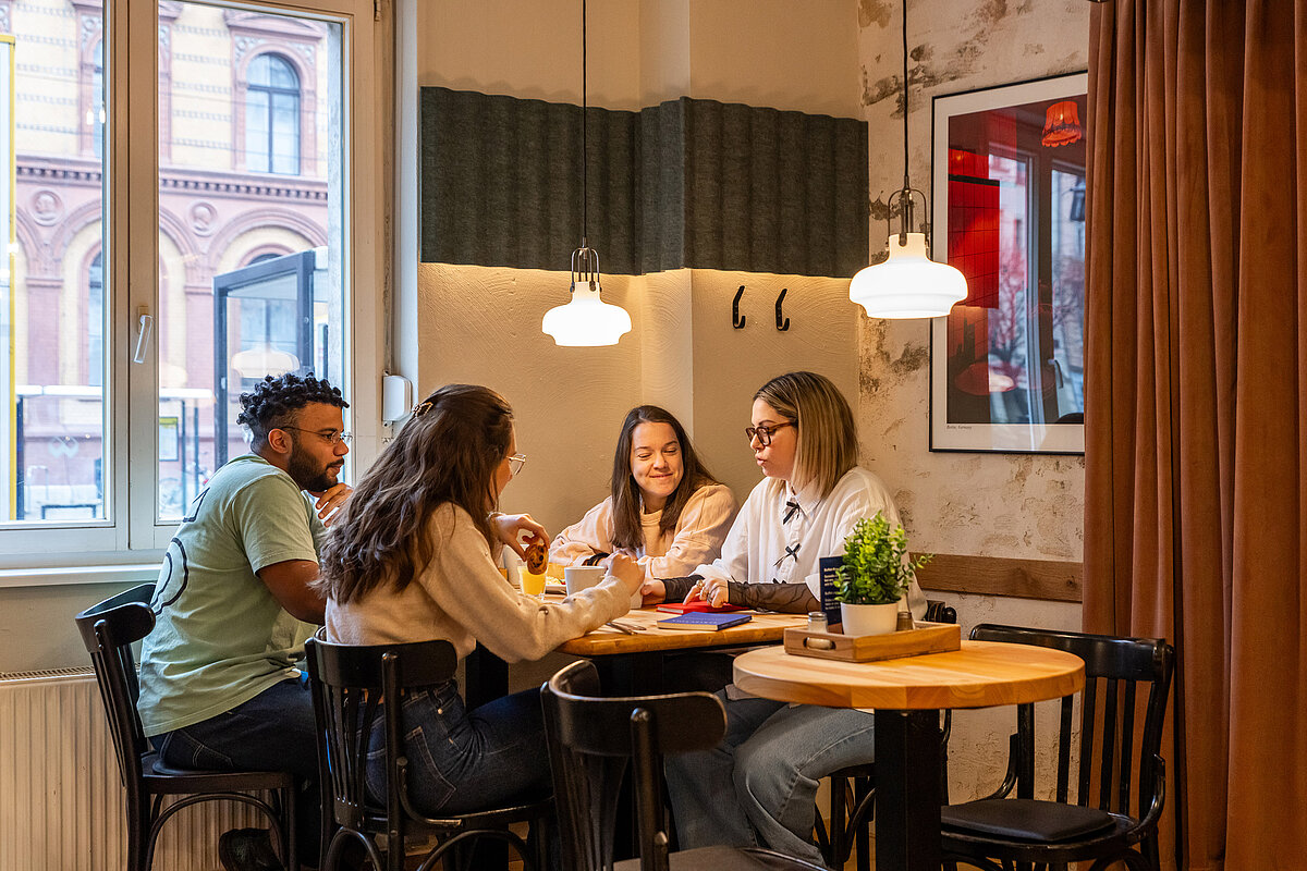Sala colazione MEININGER Hotel Berlin Mitte "Humboldthaus"