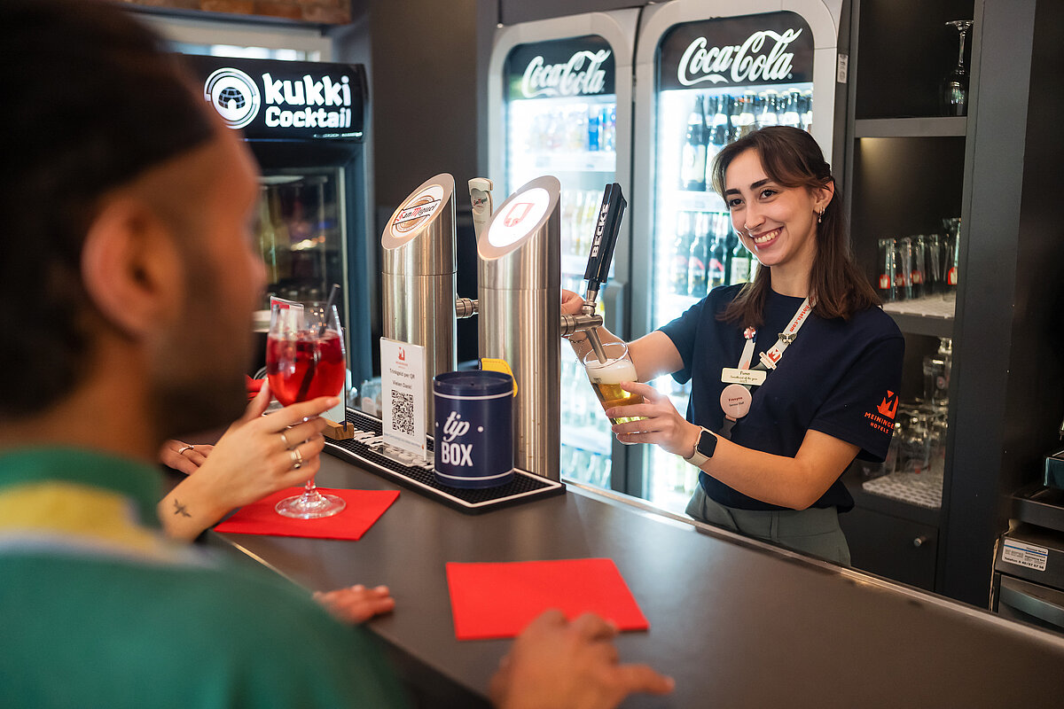 Hotelbar MEININGER Hotel Hamburg City Center