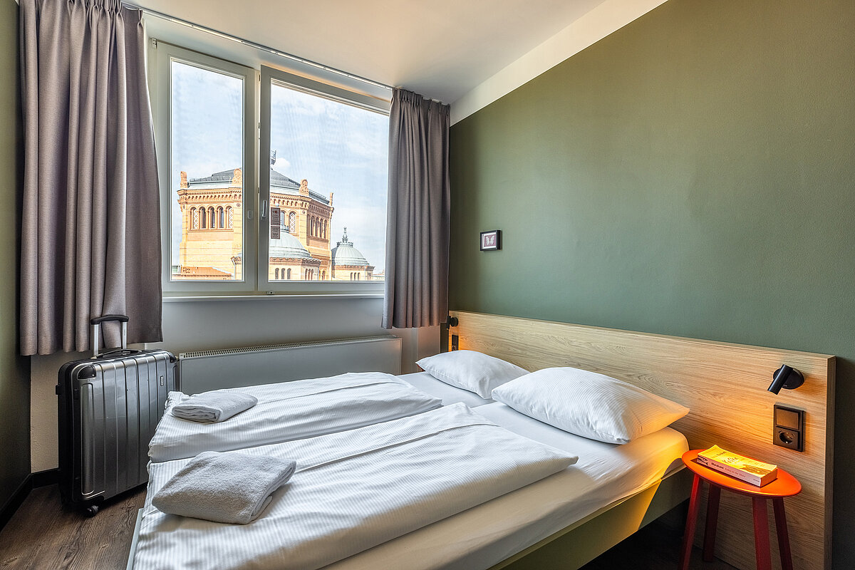 Accessible rooms MEININGER Hotel Berlin Mitte "Humboldthaus"