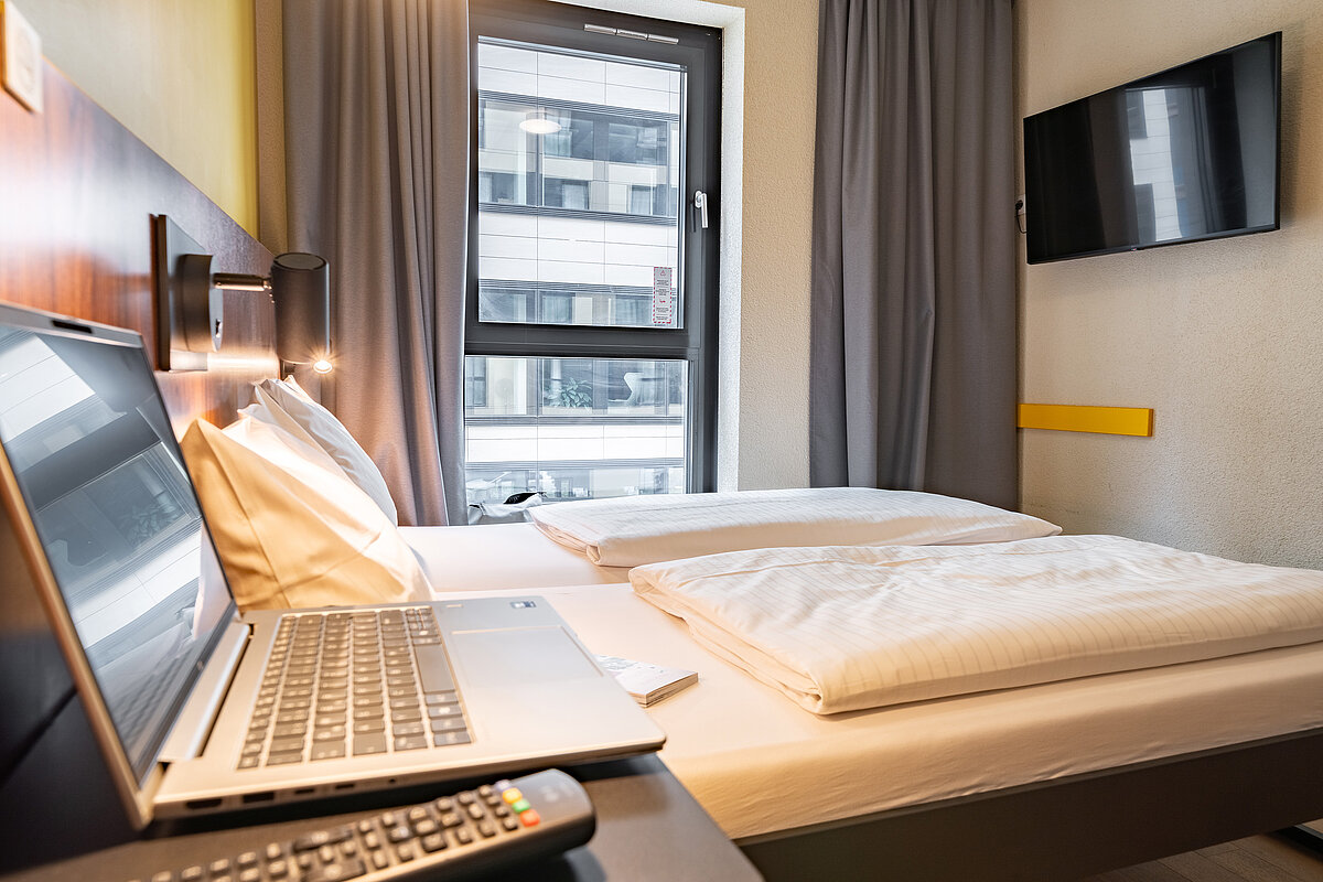 Double room MEININGER Hotel Frankfurt/Main Airport