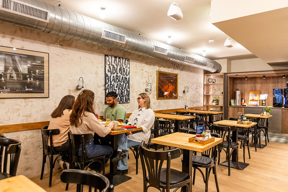 Sala colazione MEININGER Hotel Berlin Mitte "Humboldthaus"