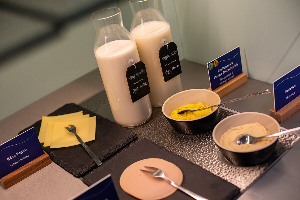 Salle de petit déjeuner MEININGER Hotel Berlin Airport